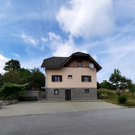Guest House Matej & Mateja พลิตวิชกา เยเซรา ภายนอก รูปภาพ