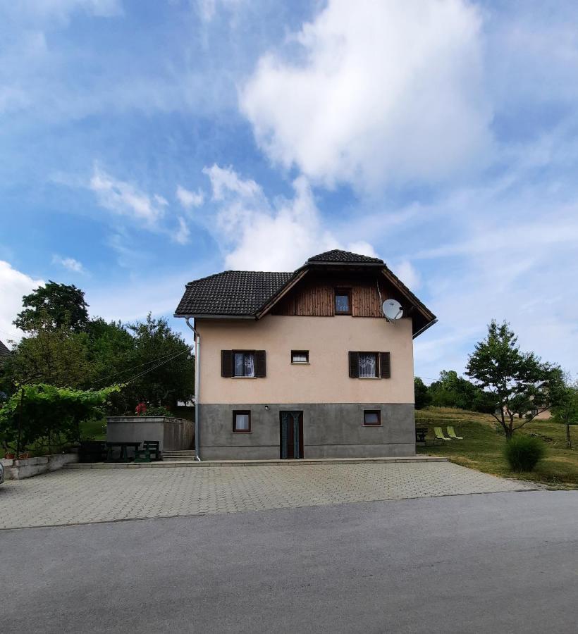 Guest House Matej & Mateja พลิตวิชกา เยเซรา ภายนอก รูปภาพ